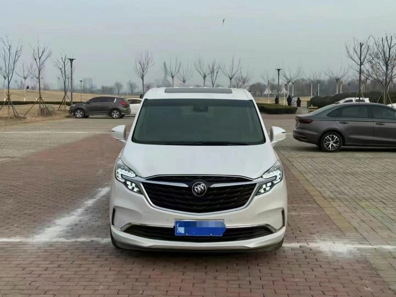 济宁21年别克GL81