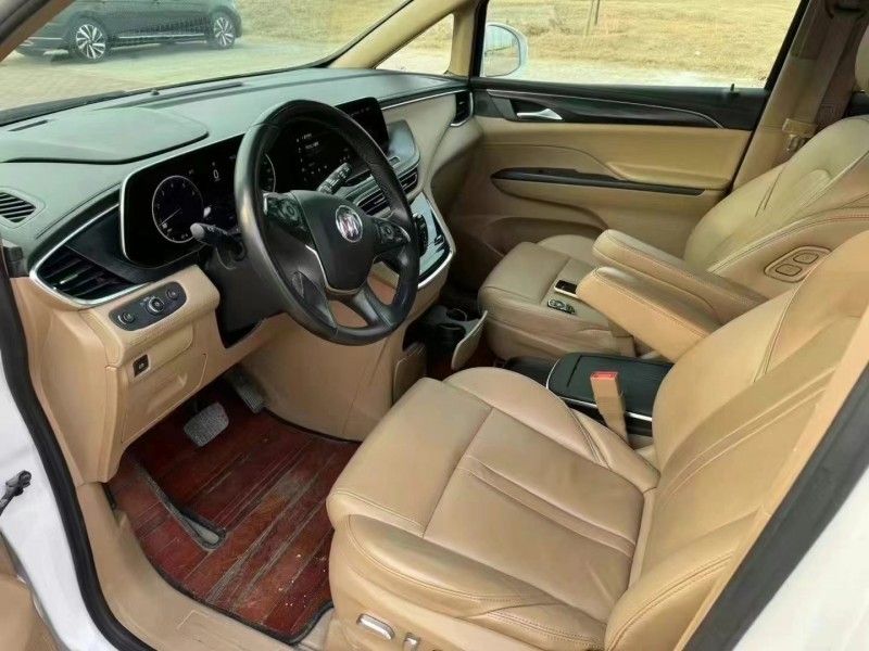 济宁21年别克GL83