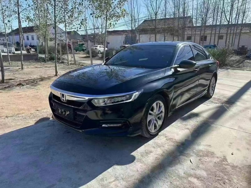 济宁21年本田雅阁2