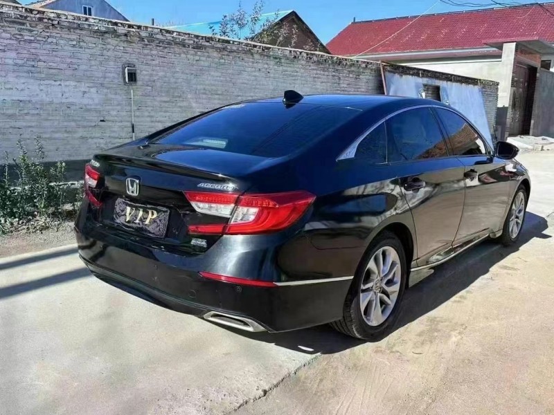 济宁21年本田雅阁6