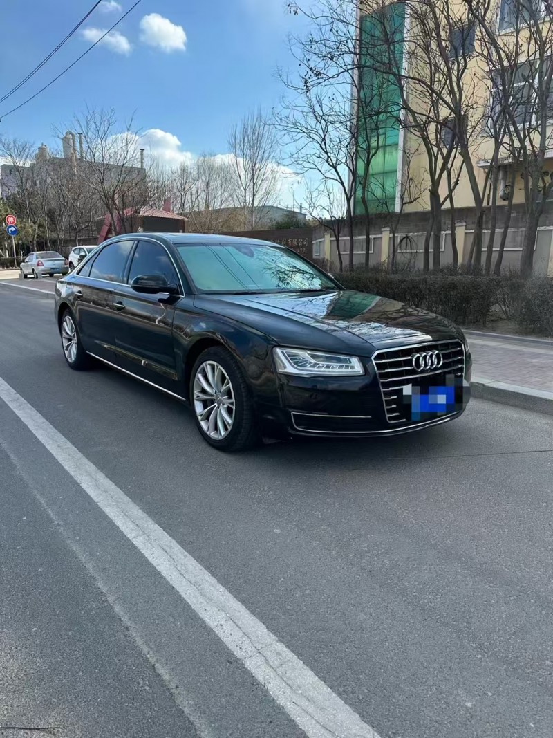 济宁16年奥迪A8L5