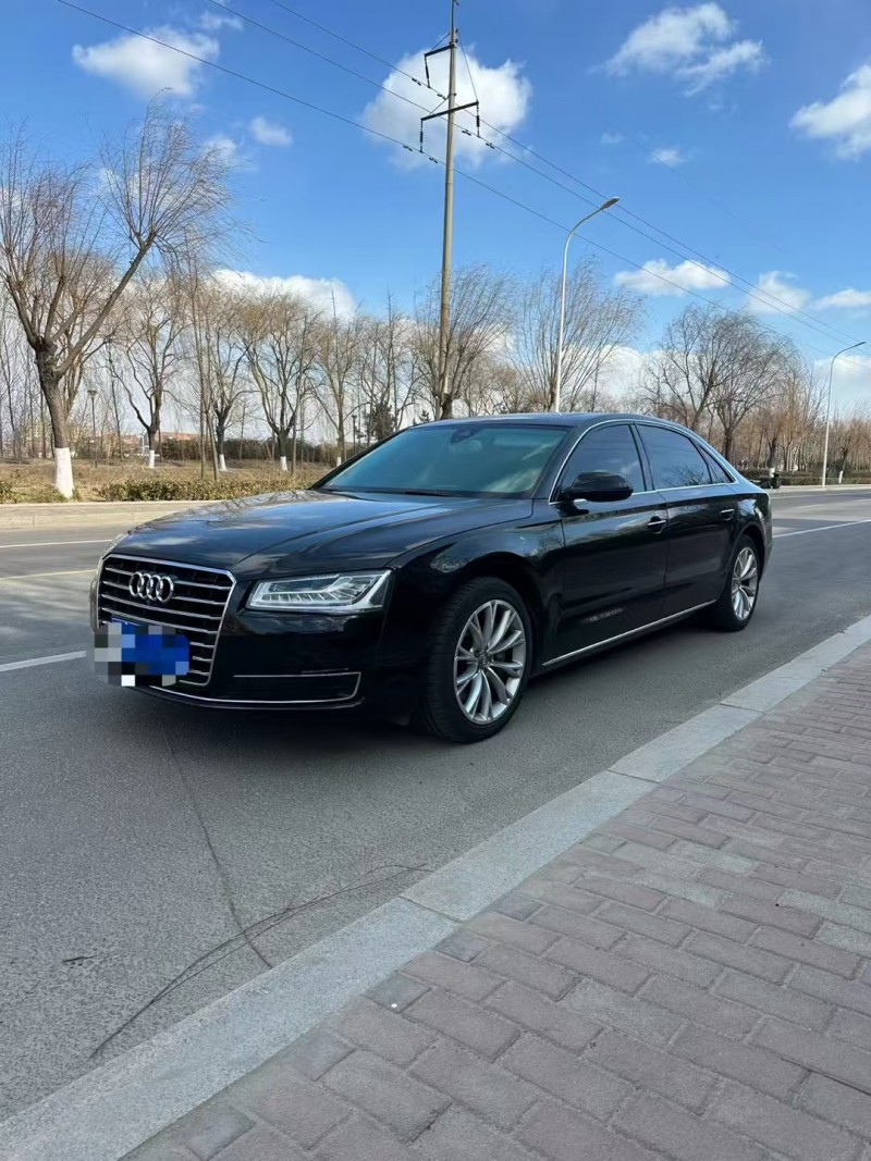 济宁16年奥迪A8L7