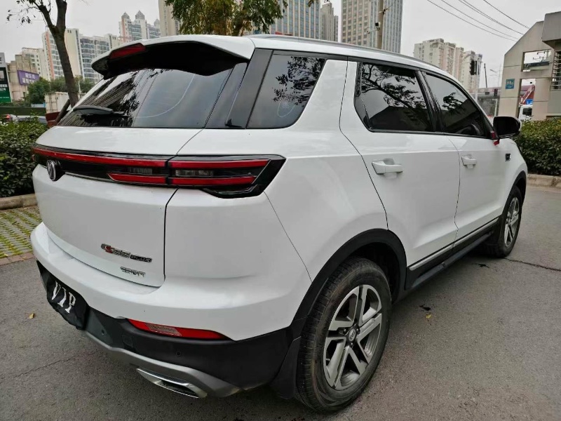 襄陽20年長安汽車CS555