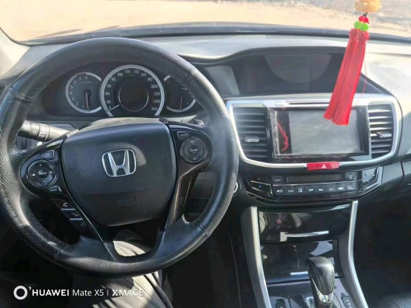 青岛17年本田雅阁6