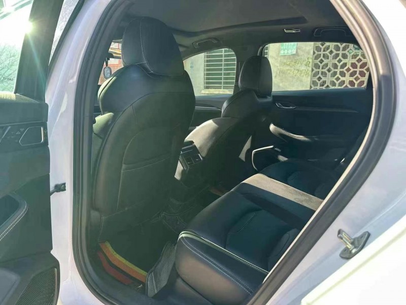 保定22年吉利星瑞7