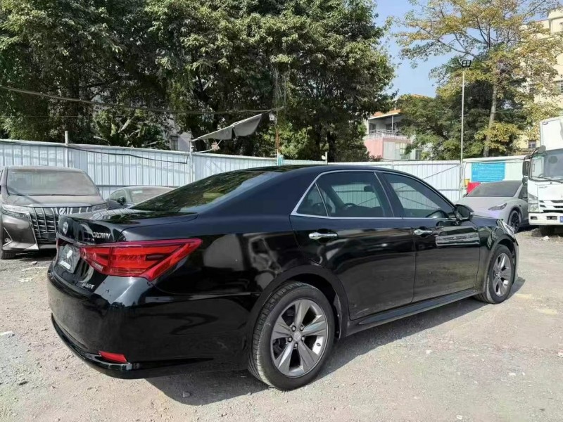广州15年丰田皇冠8