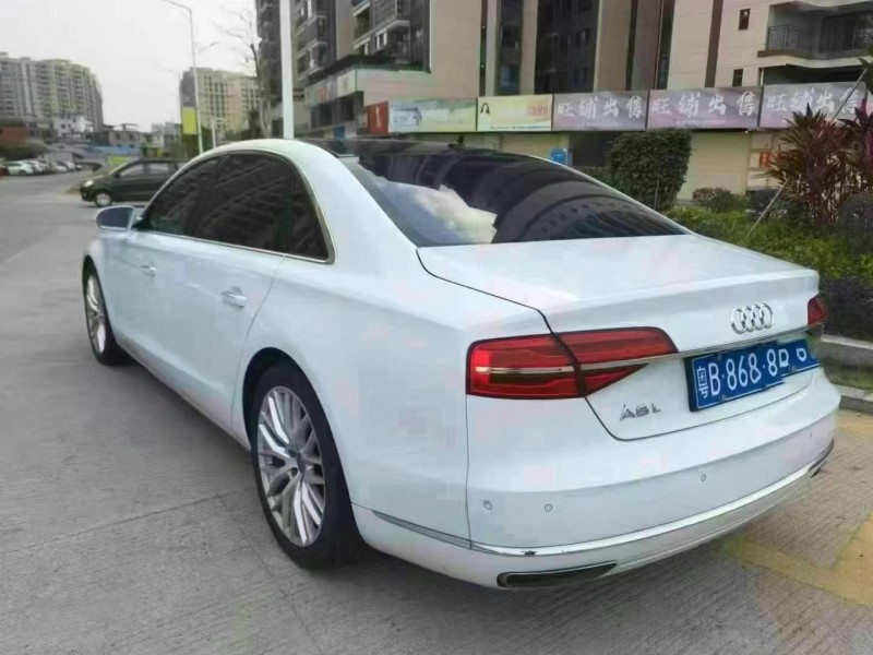 广州18年奥迪A8L9