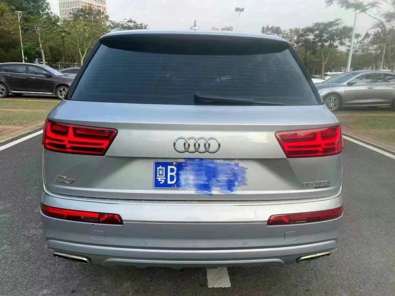 广州17年奥迪Q79