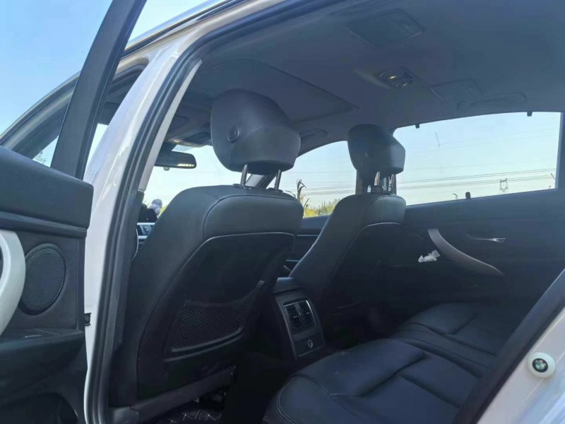 保定17年宝马3系8