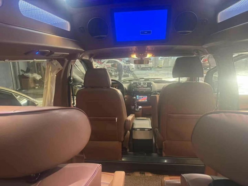 保定15年奔驰威霆7