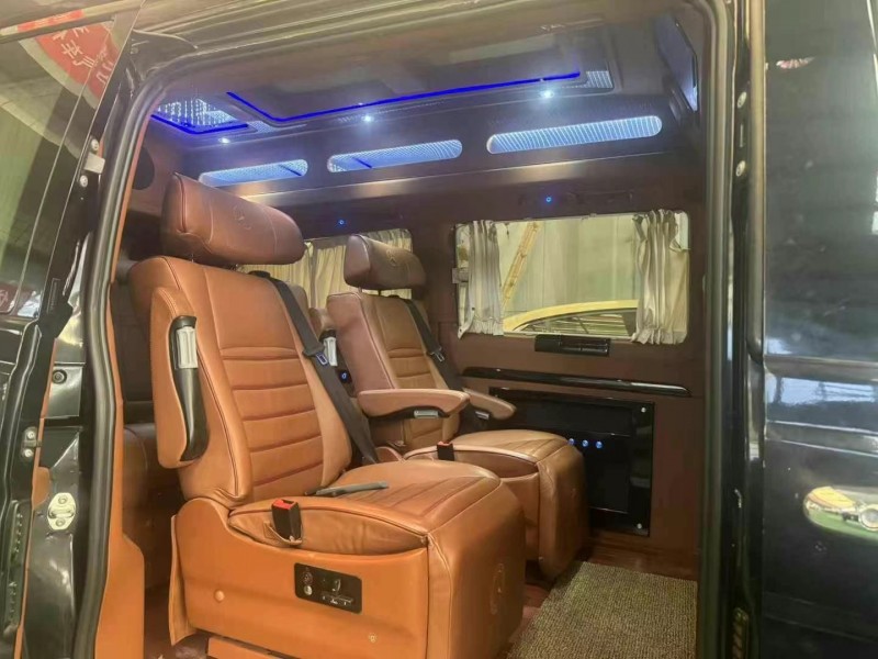 保定15年奔驰威霆9