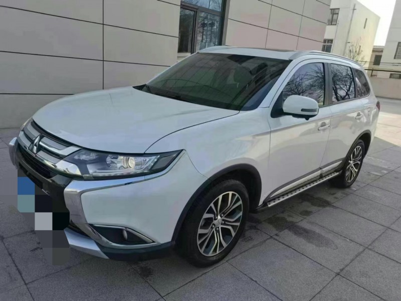 保定18年三菱欧蓝德2