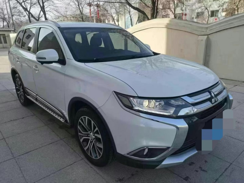 保定18年三菱欧蓝德3