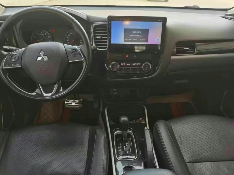 保定18年三菱欧蓝德7