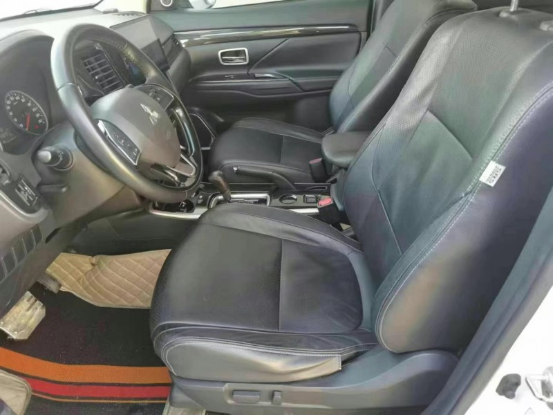 保定18年三菱欧蓝德9