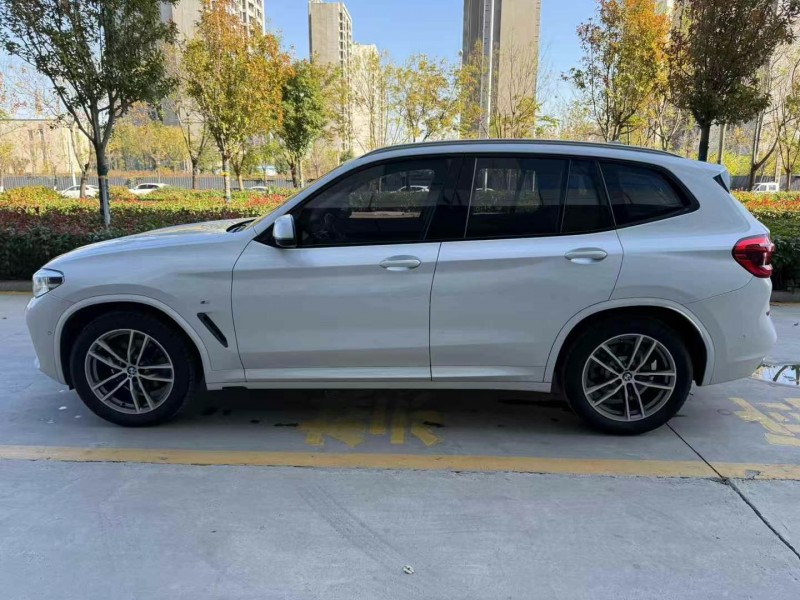 济宁19年宝马X38