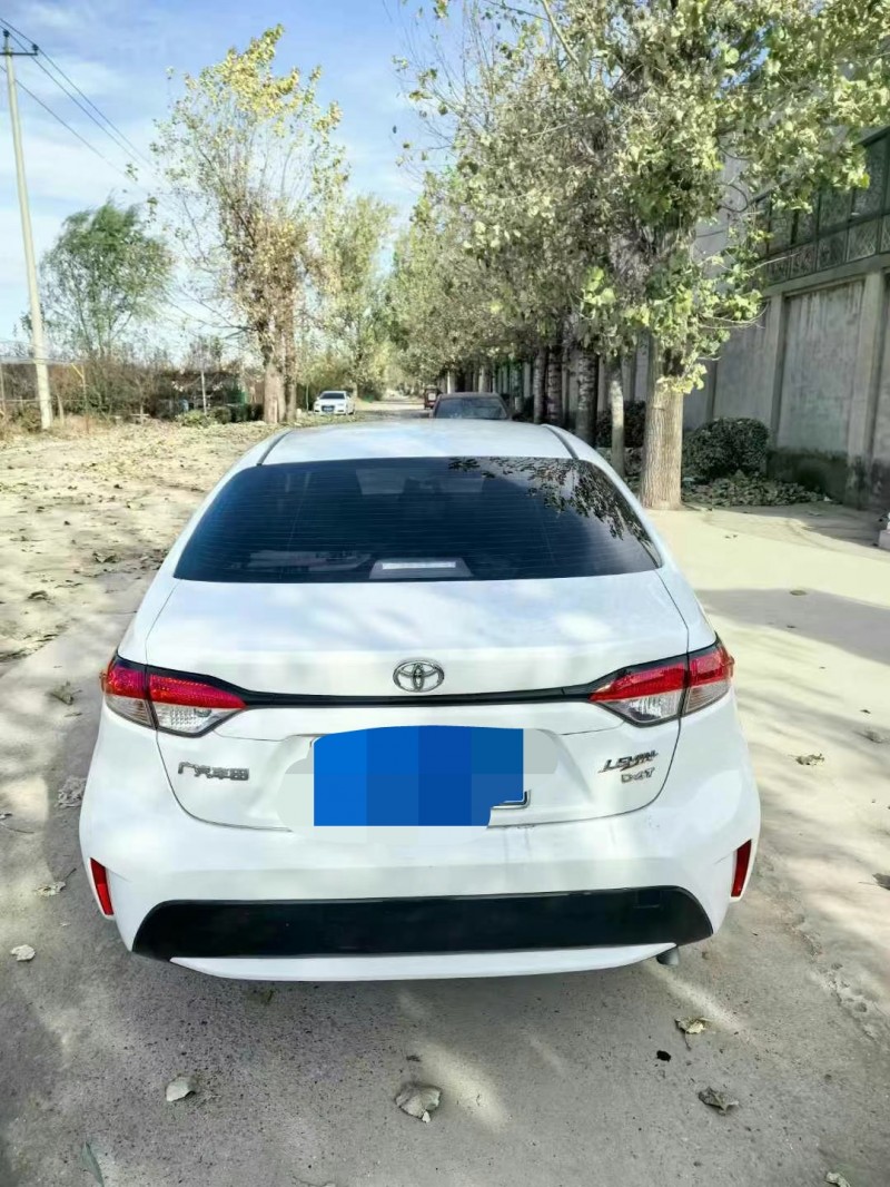 保定22年丰田雷凌4