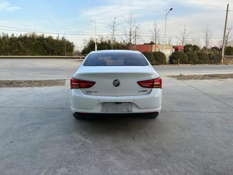 徐州18年别克威朗9