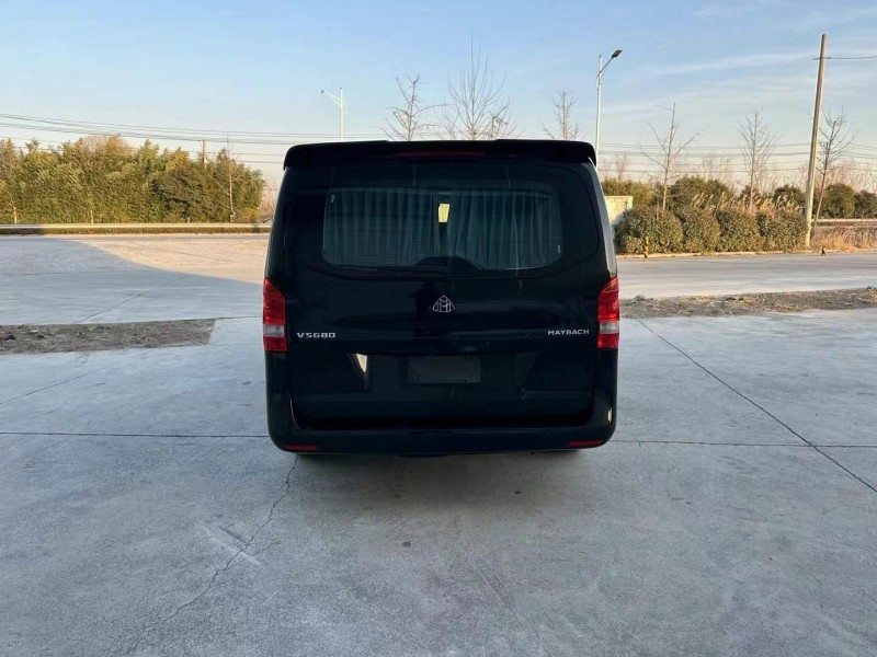 徐州19年奔驰威霆9