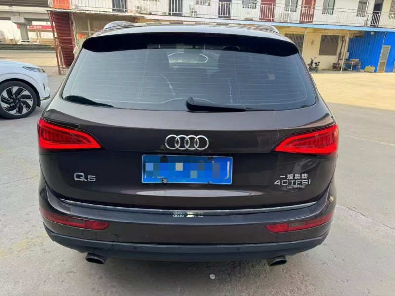 济宁16年奥迪Q58