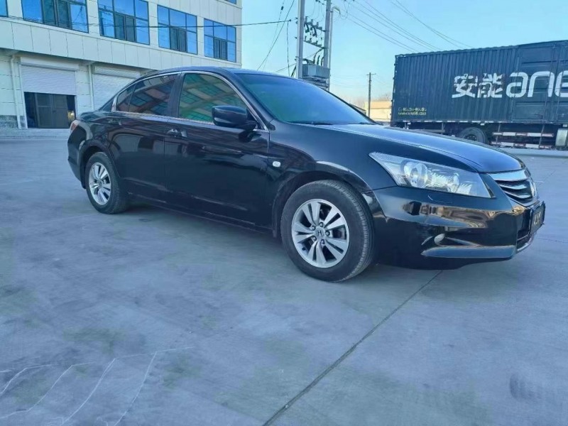 济宁12年本田雅阁2