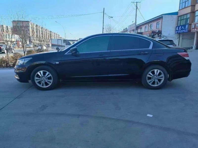 济宁12年本田雅阁5