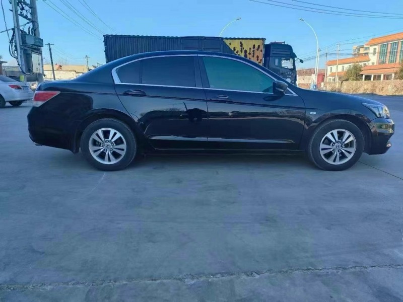 济宁12年本田雅阁6