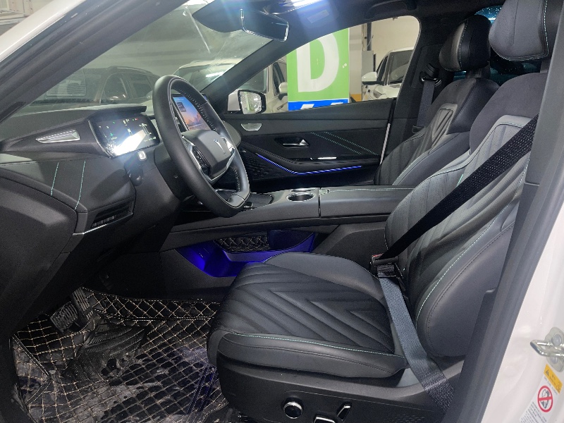 成都24年长安汽车深蓝4