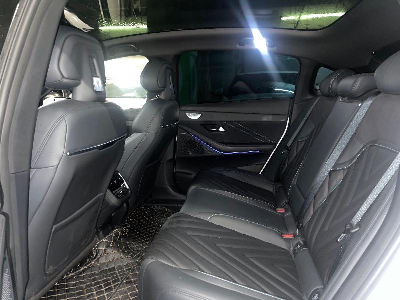 成都24年长安汽车深蓝6