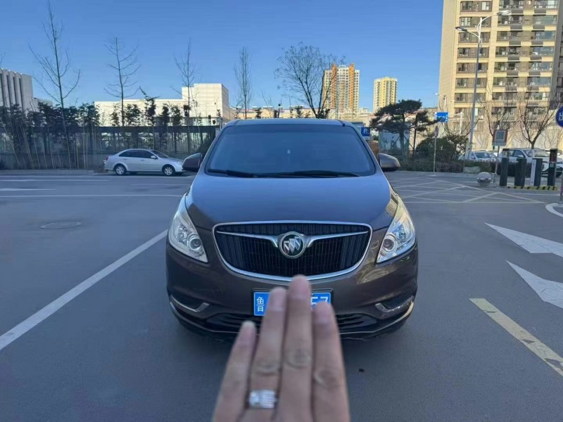 济宁17年别克GL81