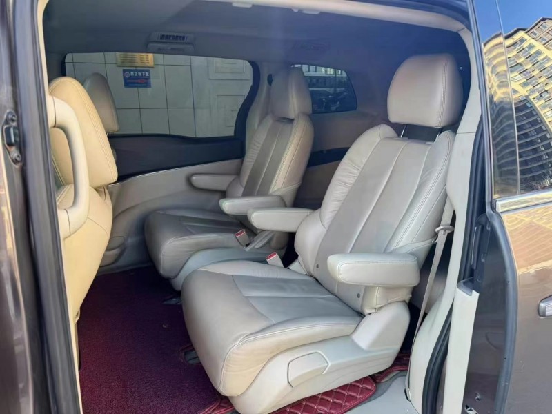 济宁17年别克GL84