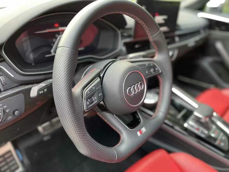 济宁22年奥迪S48