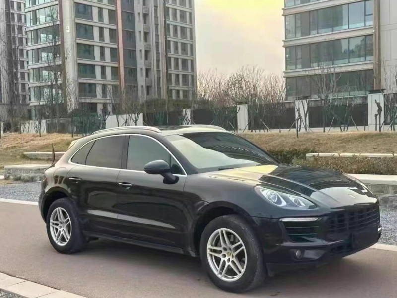 济宁16年保时捷Macan3
