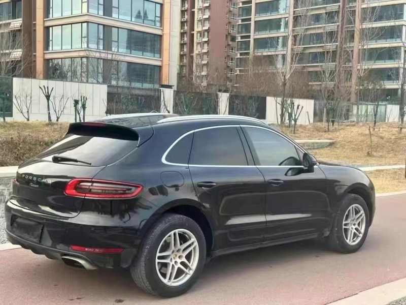 济宁16年保时捷Macan6