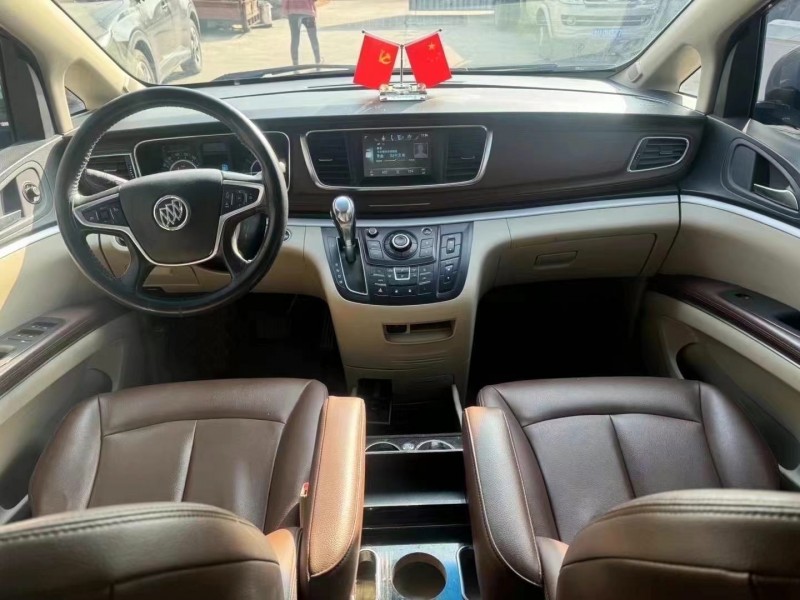 济宁17年别克GL88