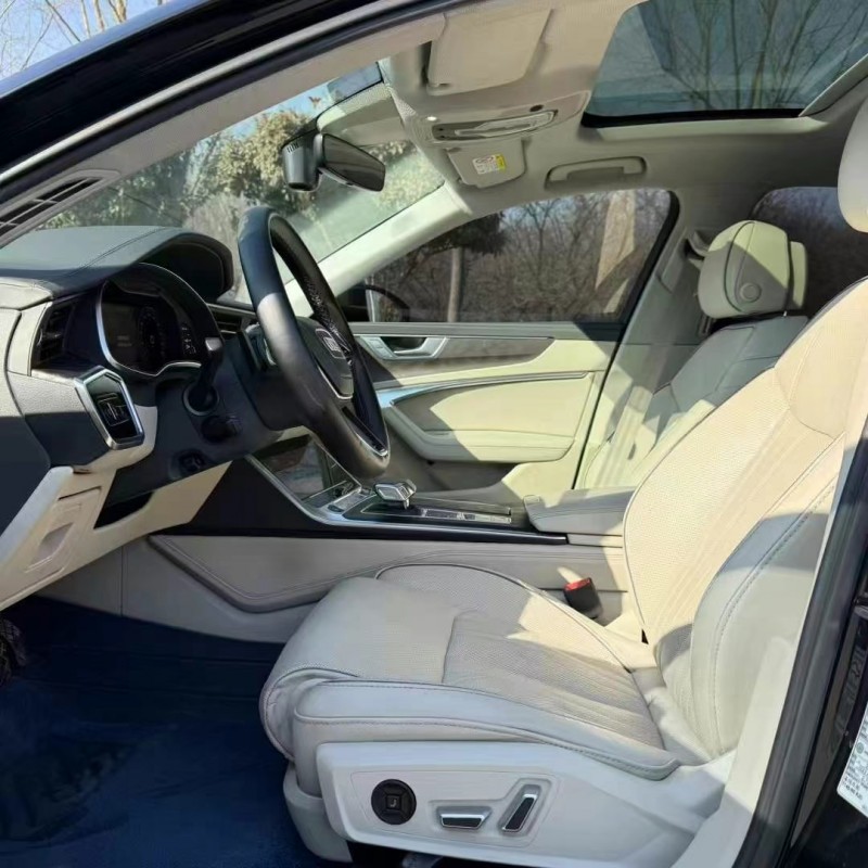 济宁23年奥迪A6L7