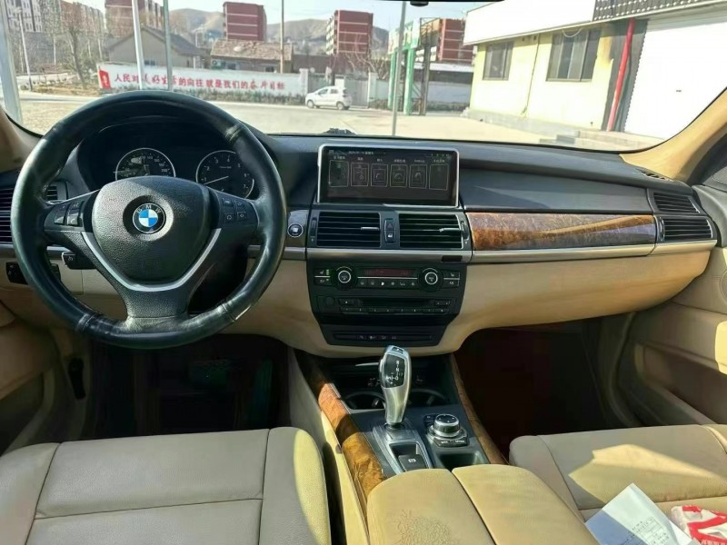 济宁11年宝马X57