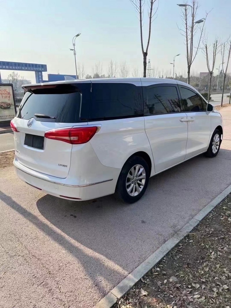 枣庄17年别克GL88