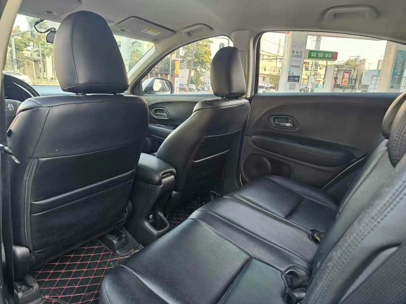 东莞19年本田缤智4