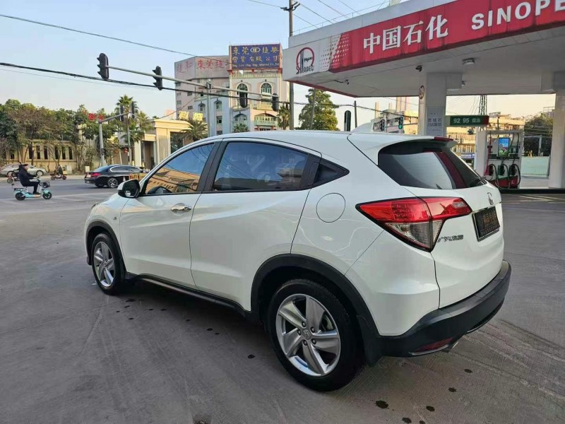 东莞19年本田缤智8