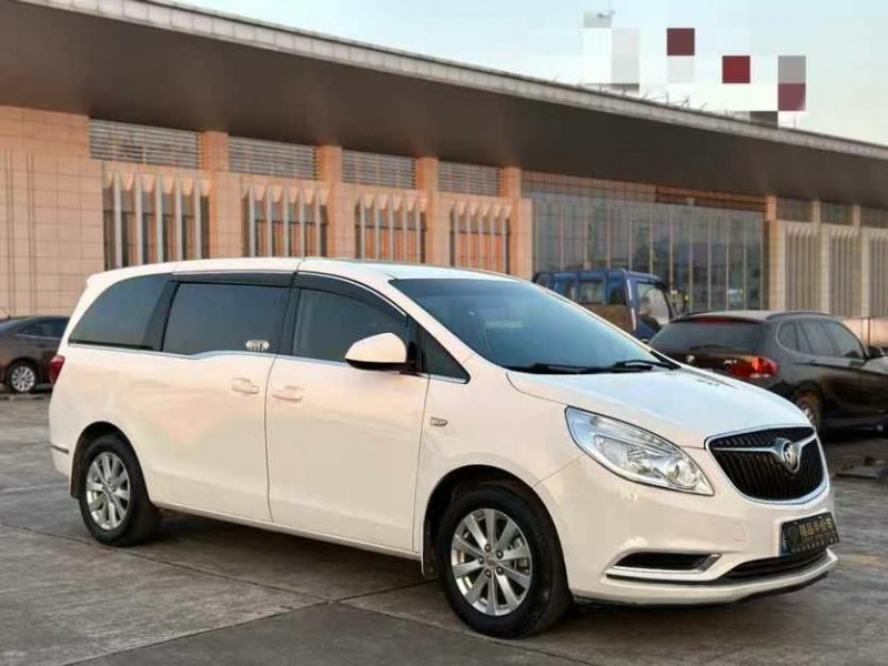 东莞17年别克GL82