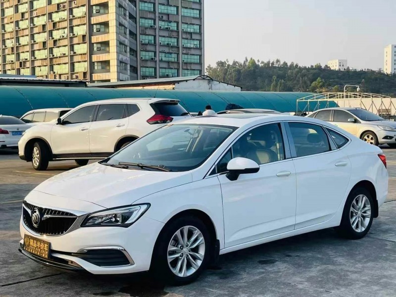 东莞18年别克威朗3