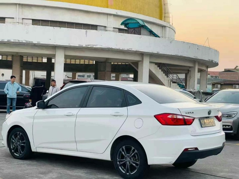 东莞21年长安汽车逸动7