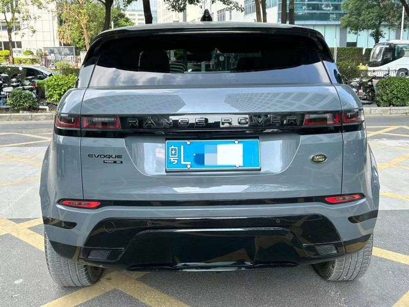 广州21年路虎极光9