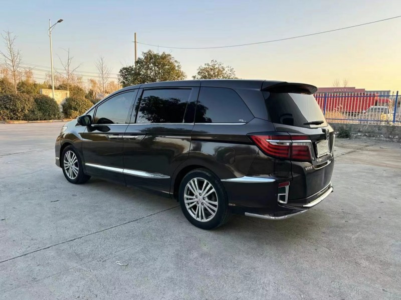 徐州16年本田艾力绅8