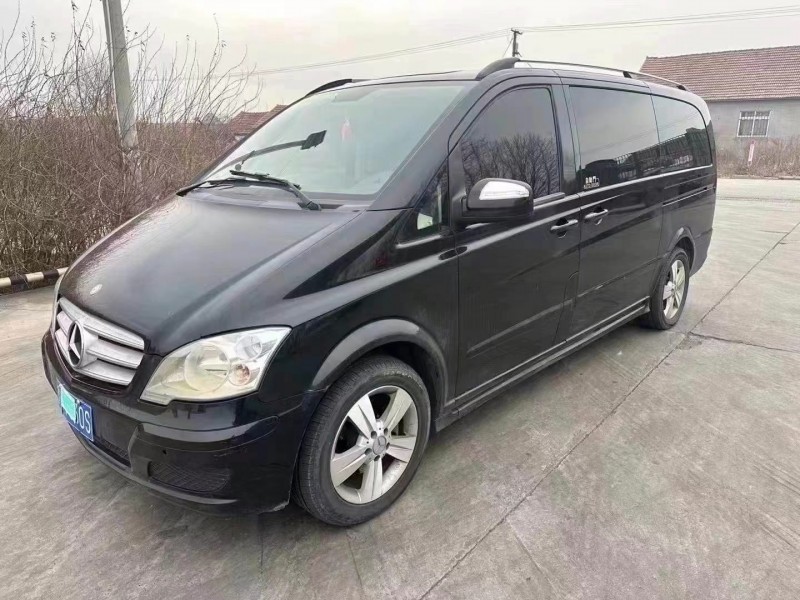 济宁16年奔驰唯雅诺2