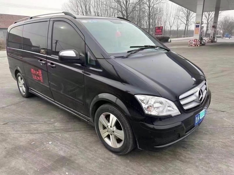 济宁16年奔驰唯雅诺3