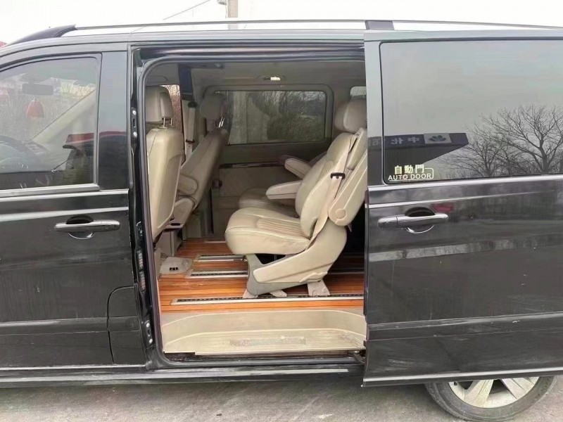 济宁16年奔驰唯雅诺7