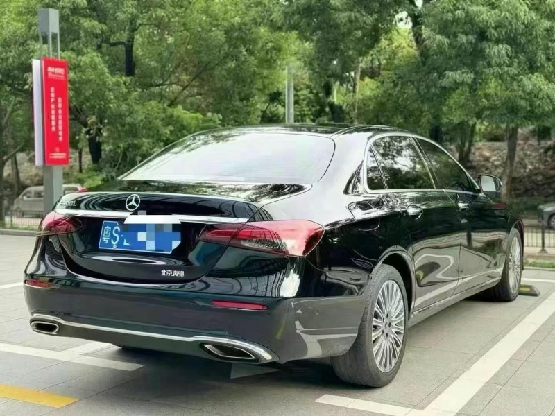 广州21年奔驰E8