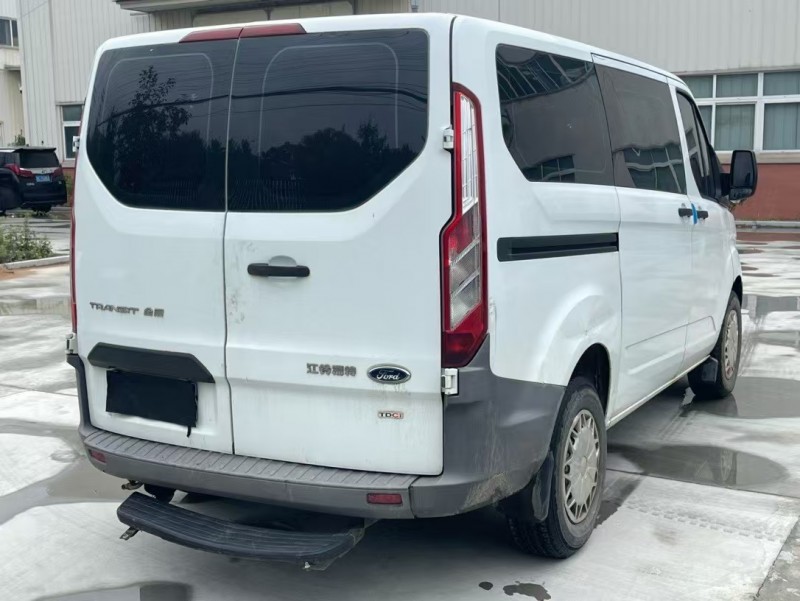 徐州19年福特全顺5